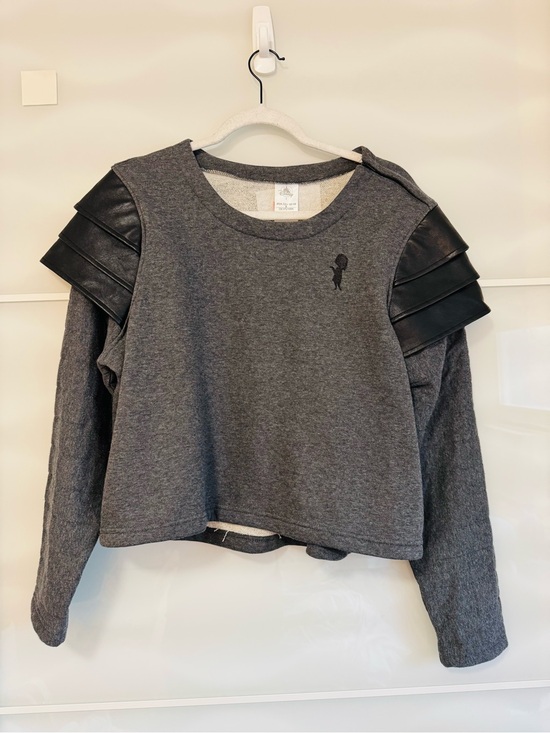 Disney Sweaters - Disney Japan Edna Mode sweater grey black avante garde L DISNEYSEA TOKYO